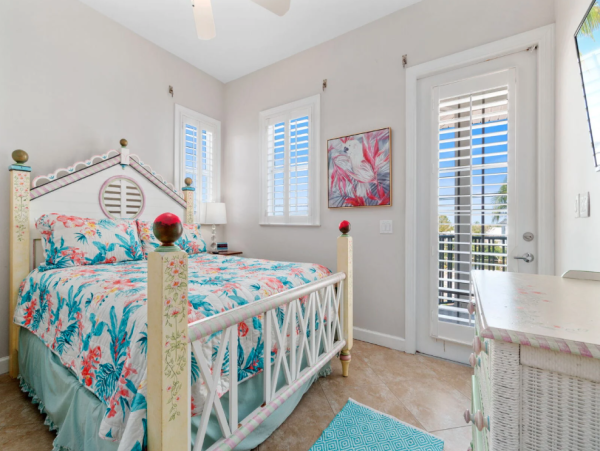 Luxurious 6-Bedroom Beachfront Residence Near Bonita Beach